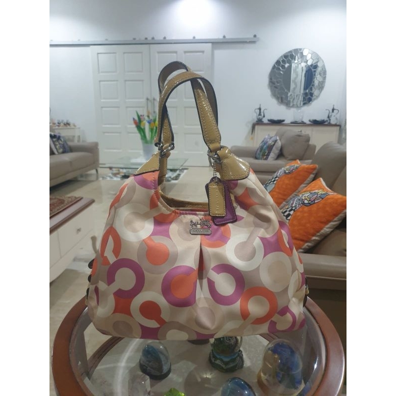 coach madison art signature