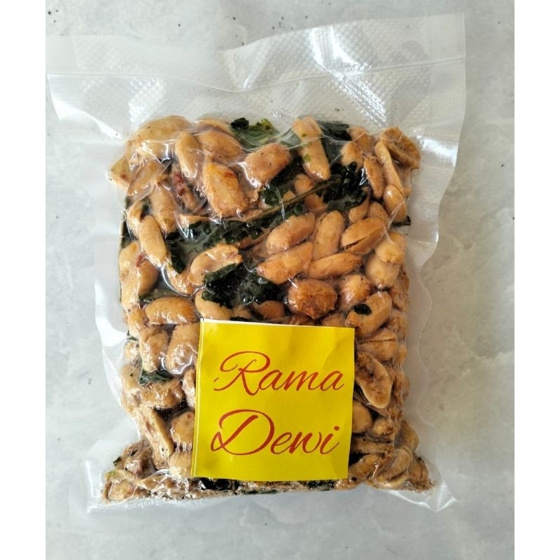 

Kacang Kapri Bumbu pedas dengan Aroma daun jeruk,kemasan 250gram.