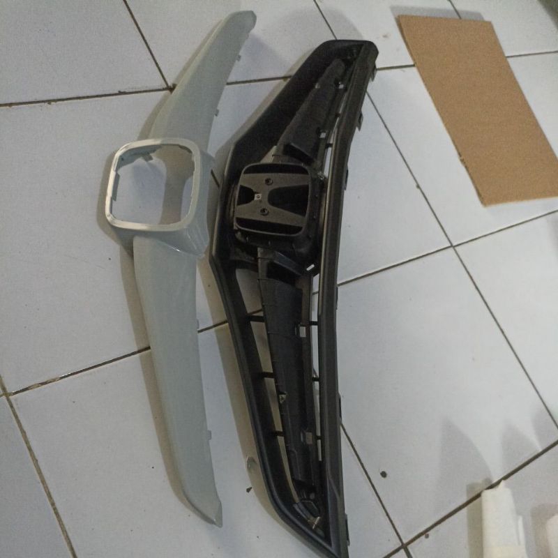 GRIL DEPAN JAZZ 2008-2011 TYPE S TYPE RS ORIGINAL GRILLE JAZZ 2008-2011 non facelift