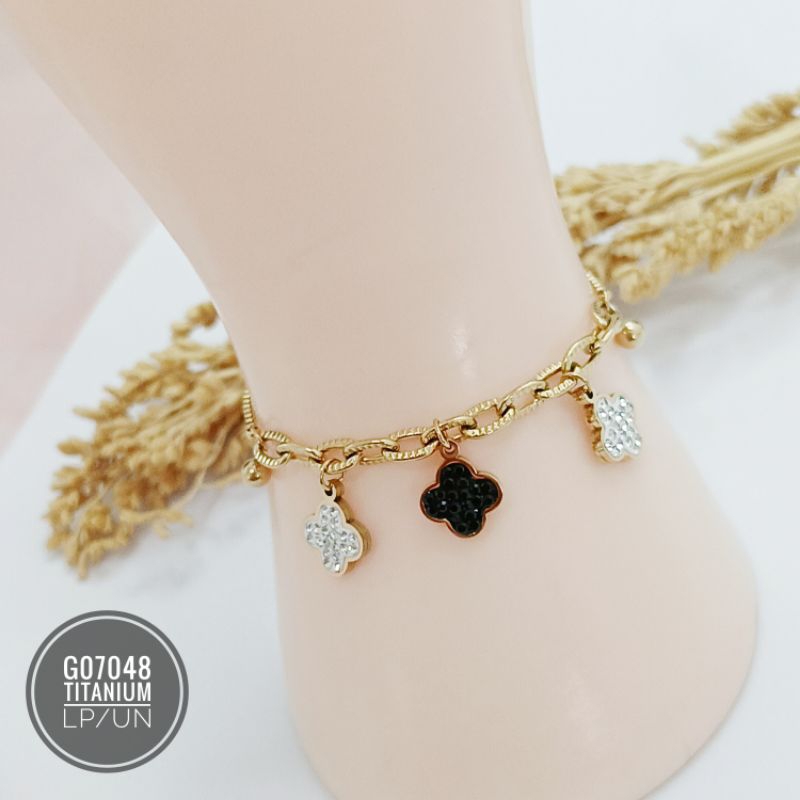 Gelang Serut Titanium jurai Clover hitam putih permata gold G07048