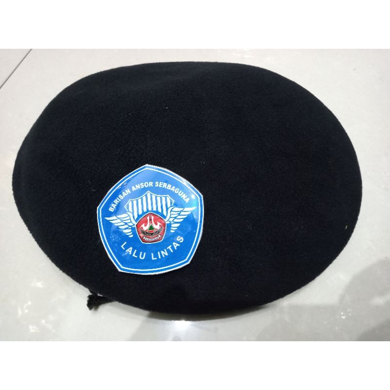 BARET BANSER PLUS EMBLEM