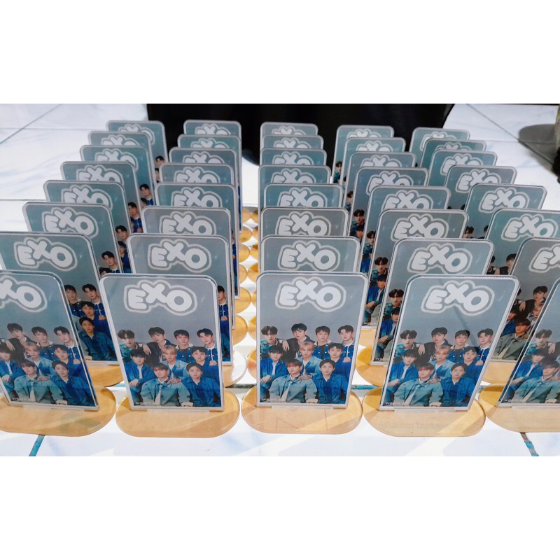 PO STANDE AKRILIK EXO