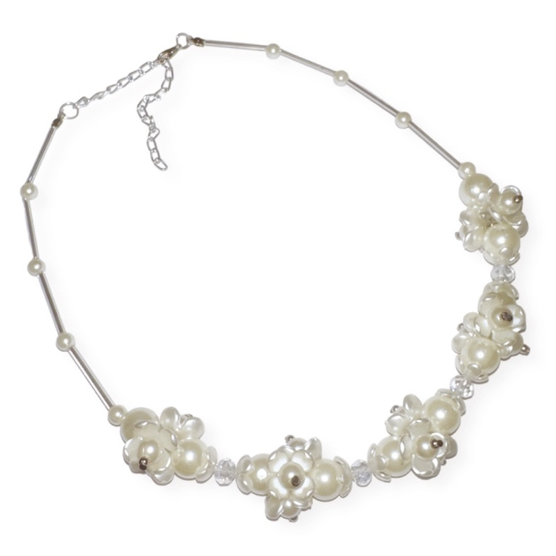 Louise Flowery Pearl Necklace Kalung Pesta Mutiara Bunga Clover Panjang Hijab