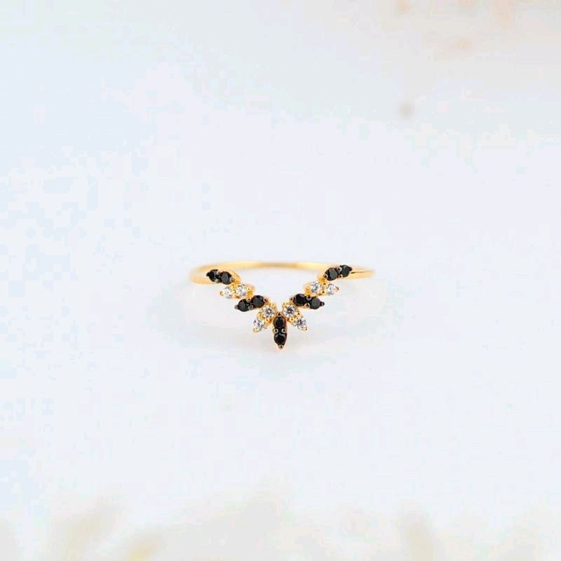 Cincin Emas V Jemari Mata - Toko Emas Gadjah