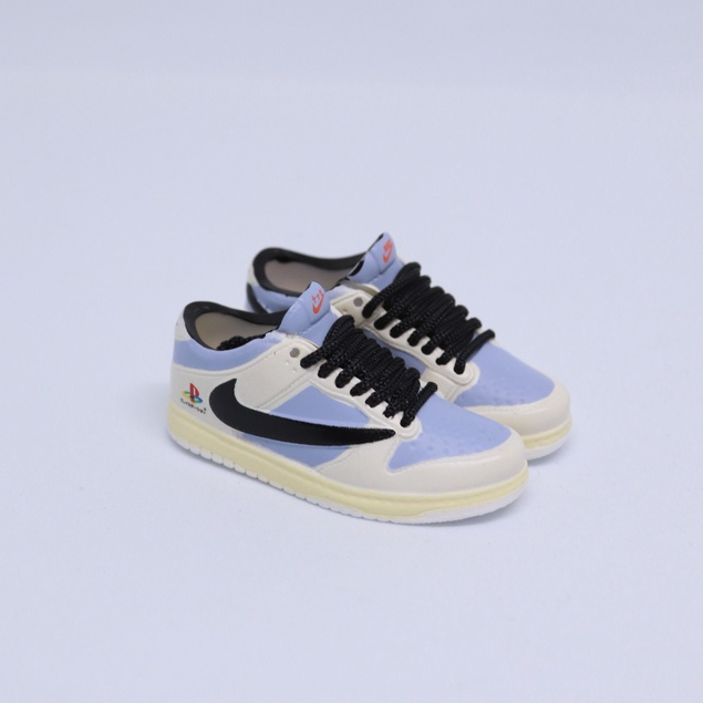 SNEAKER KEYCHAIN 3D SB DUNK LOW TRAVIS PLAYSTATION MINIATUR. GANTUNGAN