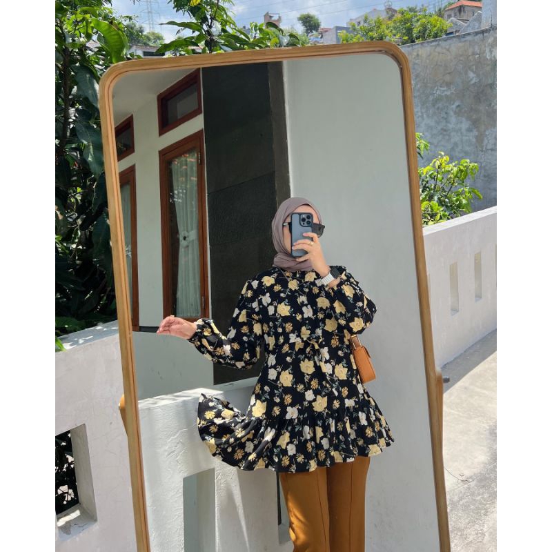 HYBI CRINKLE BLOUSE BY OUTFIX