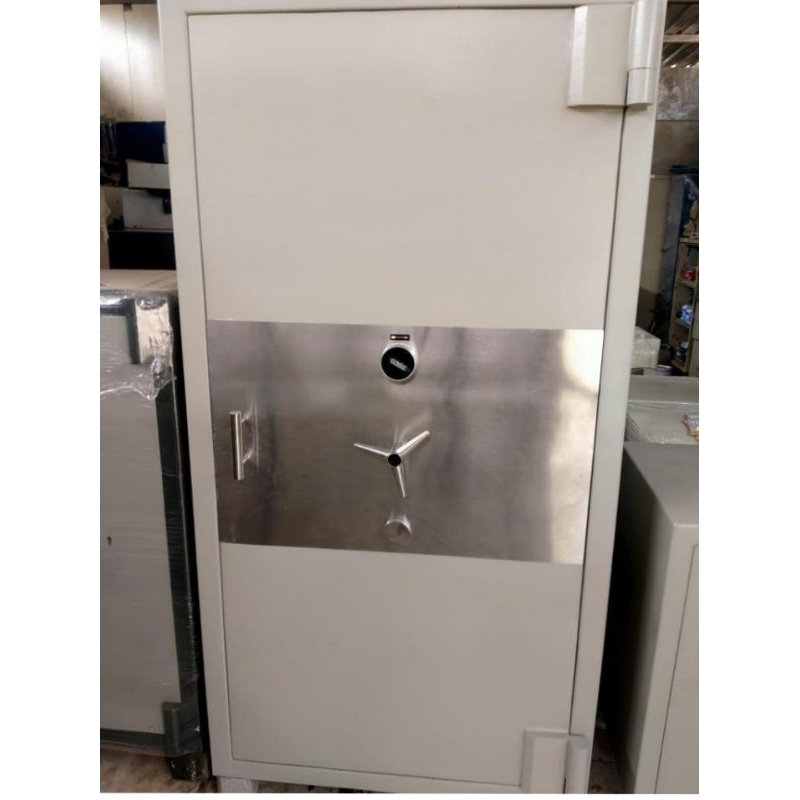 Brankas Solingen 180 cm