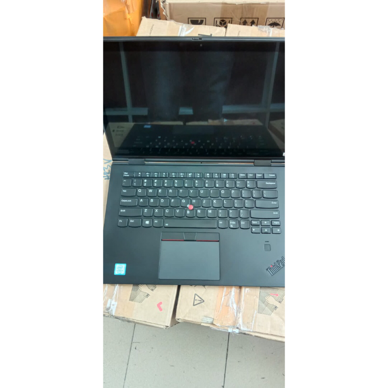 Laptop Lenovo Thinkpad X1 YOGA Core i7 Gen8 RAM 16GB SSD Toucscreen 2 in 1 / Laptop Tablet core i7 m