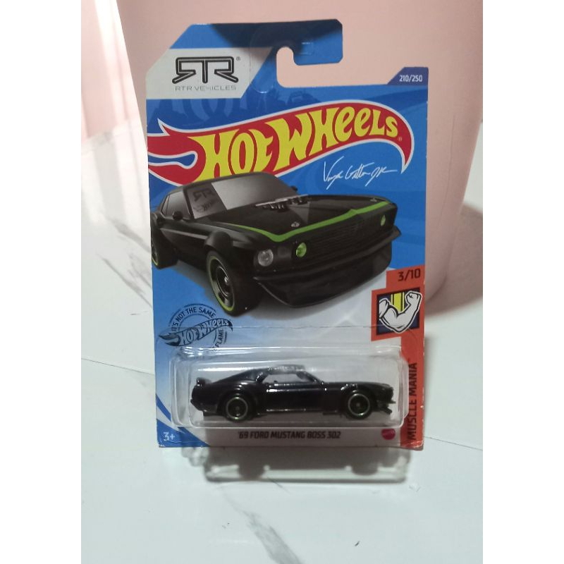 Mainan Diecast Hotwheels Ford Mustang 69 hitam