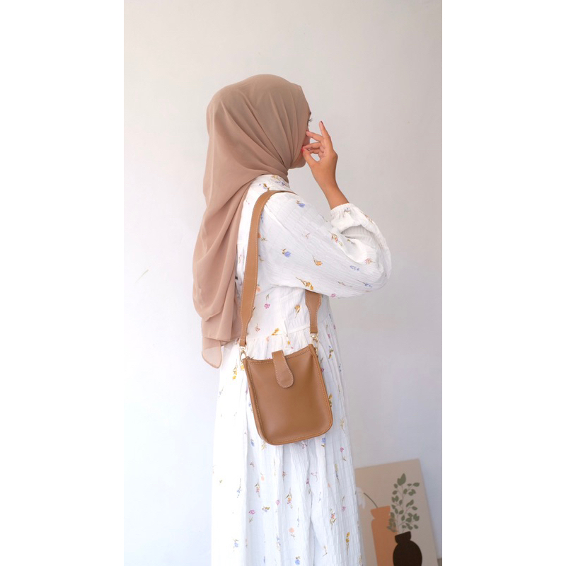 Eliza Sling bag (free dusbag)