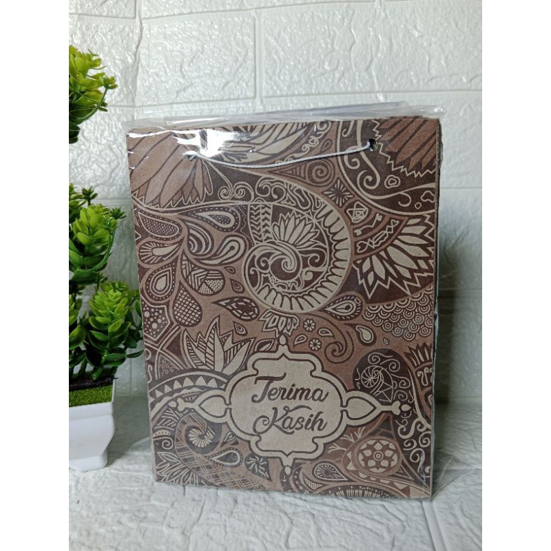 

100 PCS PAPER BAG MINI PAPER BAG BATIK PAPERBAG TAS KERTAS ukuran 17X5X13 CM PAPER BAG TAS KADO SOVENIR HAJATAN