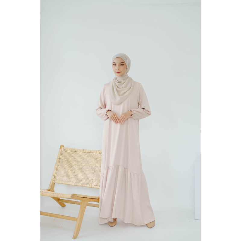 Gamis Polos Silk - Hitammanisstore