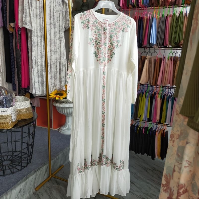 Gamis Pandora, Gamis paradusi, gamis putih ceruty, gamis Ceruty bordir putih, gamis umroh putih