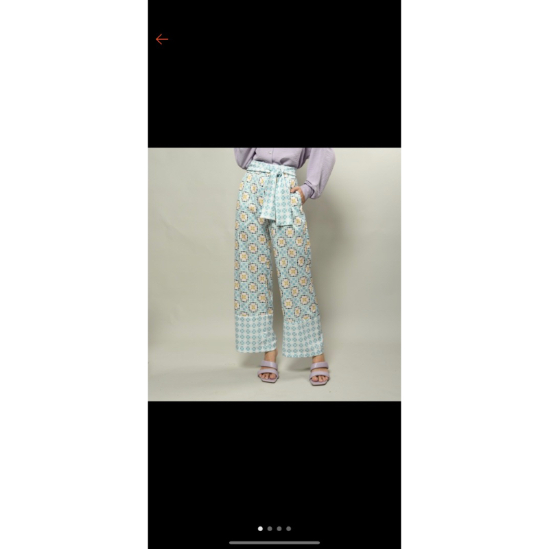 NEW WITH TAG SIDELINE - Dean Laudya Pants - LEUNA - M