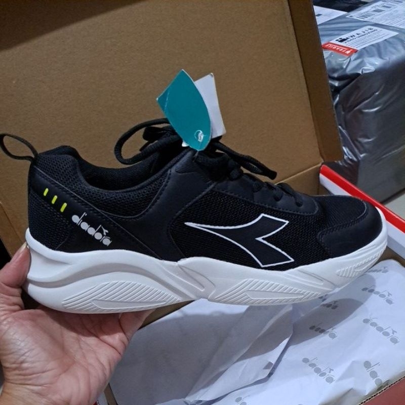 diadora ERGO black lemon green