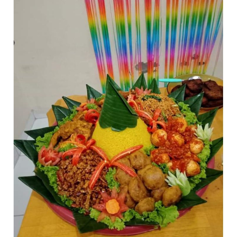 

Nasi Tumpeng