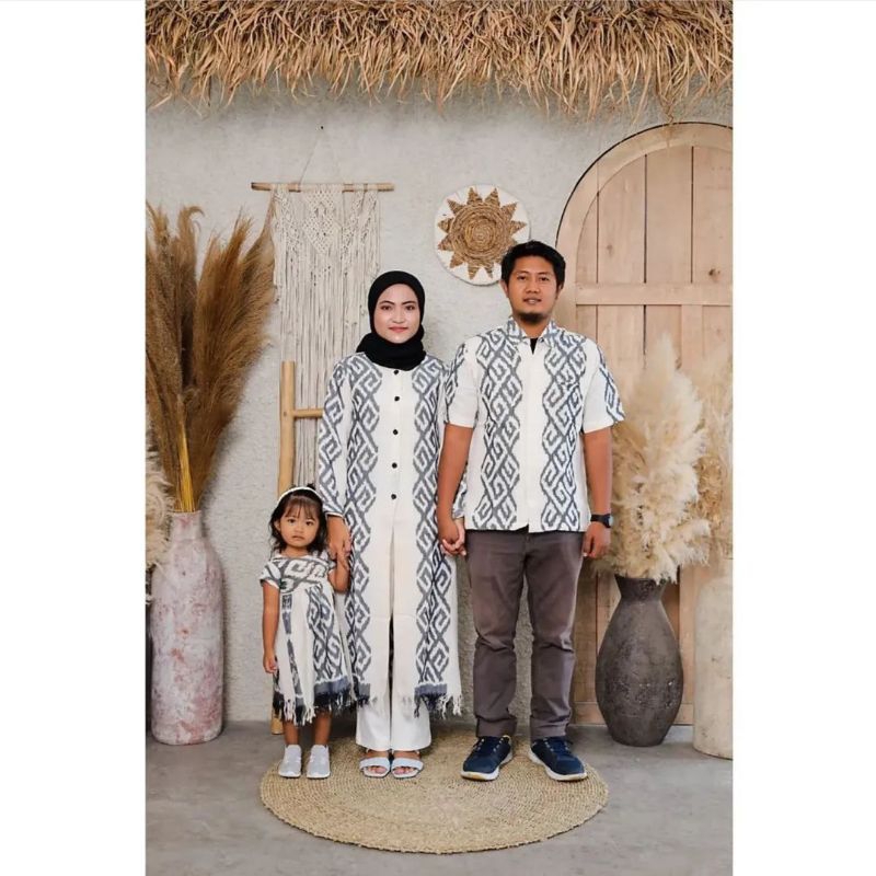 couple tenun - seragam keluarga - couple keluarga - couple kondangan