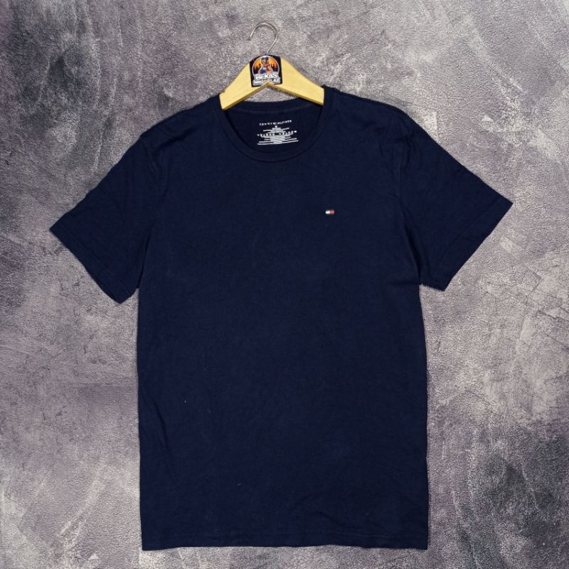 Baju kaos Tommy Hilfiger oversize bekas branded casual preloved