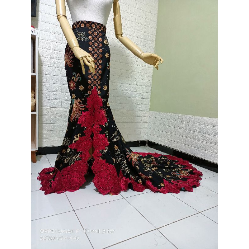 Rok batik ekor duyung