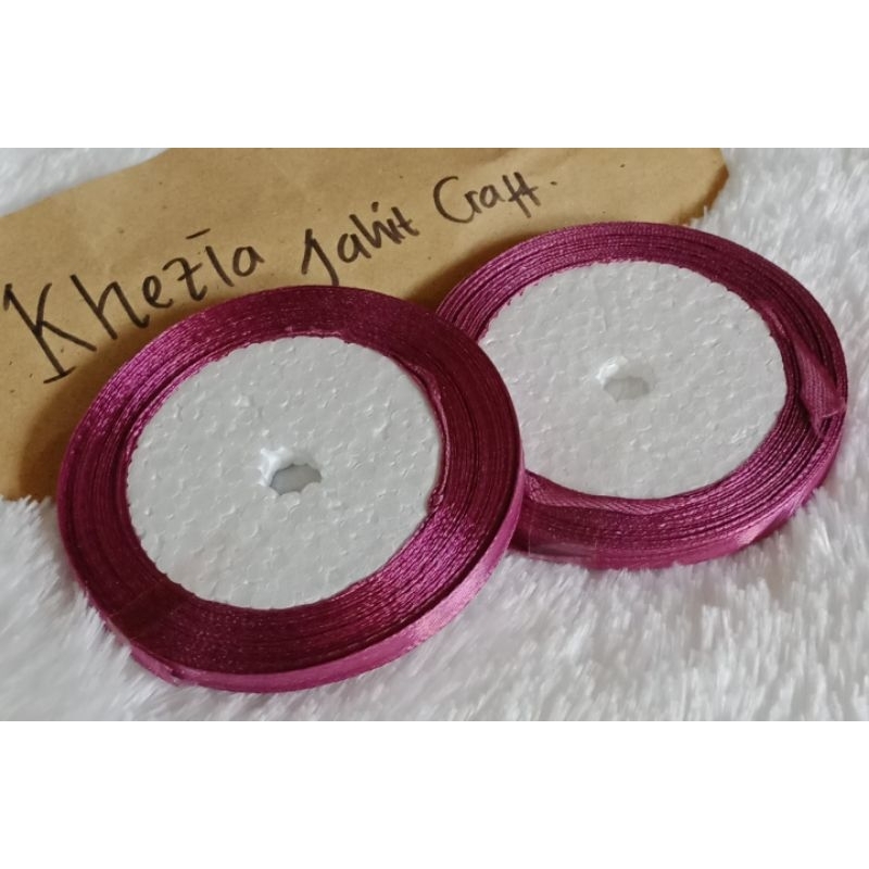 

Pita Satin 1/4 Inci (0,6 cm) Per Roll - Magenta Tua