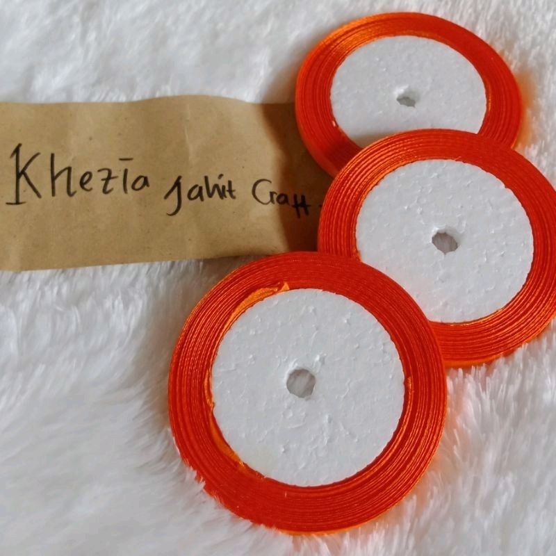 

Pita Satin 1/4 Inci (0,6 cm) Per Roll - Orange