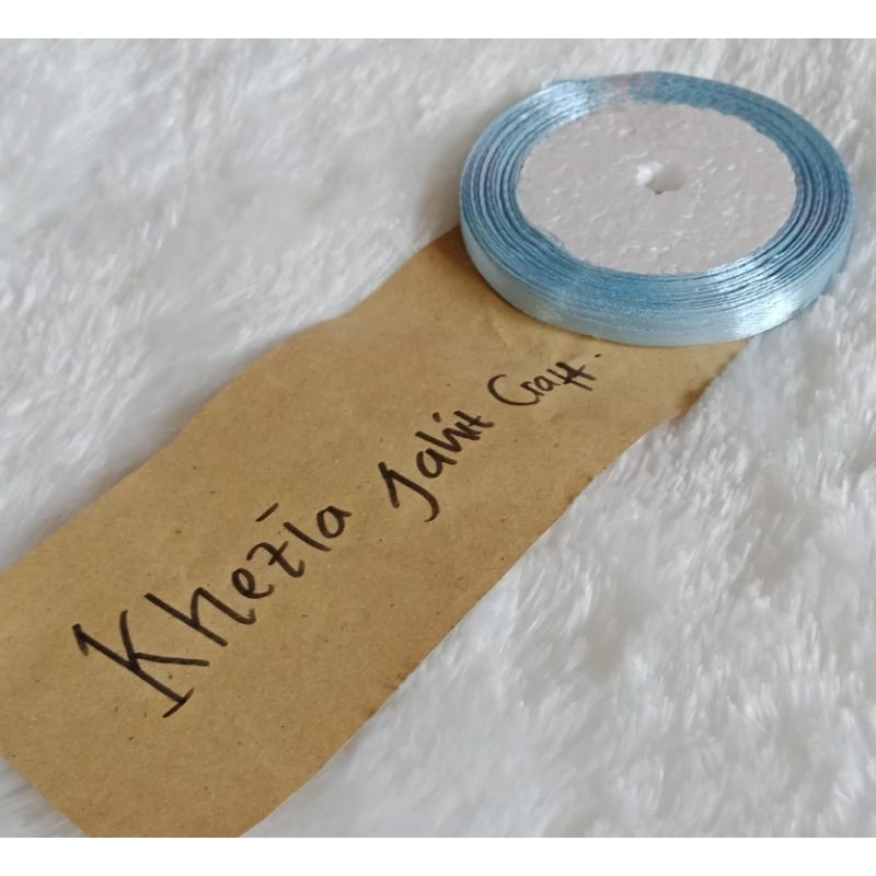 

Pita Satin 1/4 Inci (0,6 cm) Per Roll - Biru Langit