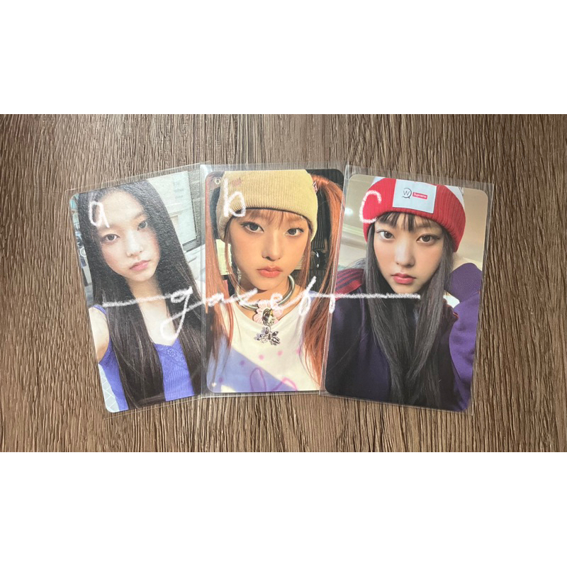 photocard pc new jeans haerin tanktop ungu pigtail beanie 1st ep omg bluebook message card mc wevers