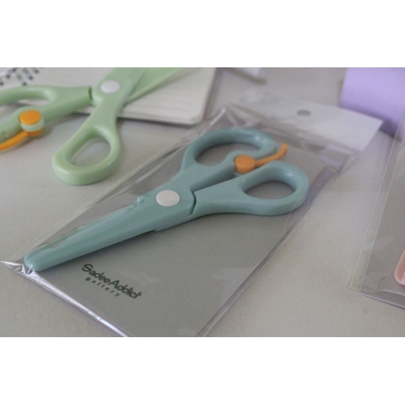 

GUNTING KERTAS - GUNTING MINI