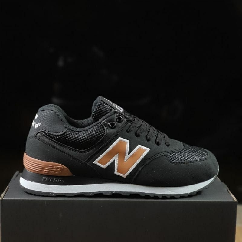 Sepatu sneaker Pria terlaris New Balance 574