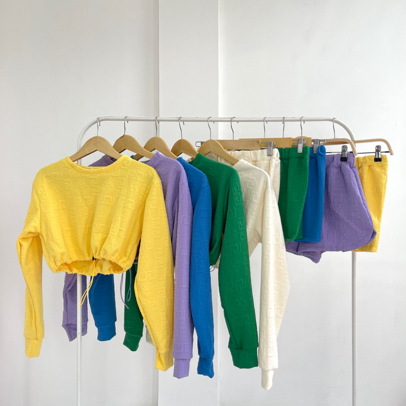 One Set Crop Serut Wanita Import Bangkok