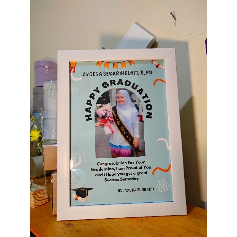 frame foto, frame wisuda, hadiah wisuda, kado wisuda, bingkai foto