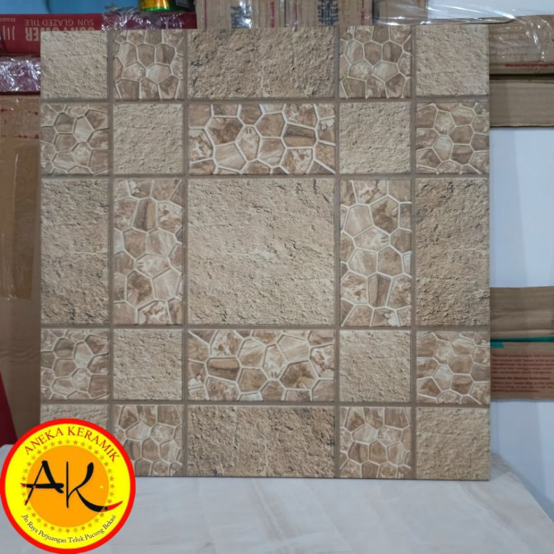 Keramik Lantai Kasar Teras Garasi Dinding 40x40 Motif Batu Alam Timbul Lagos Beige