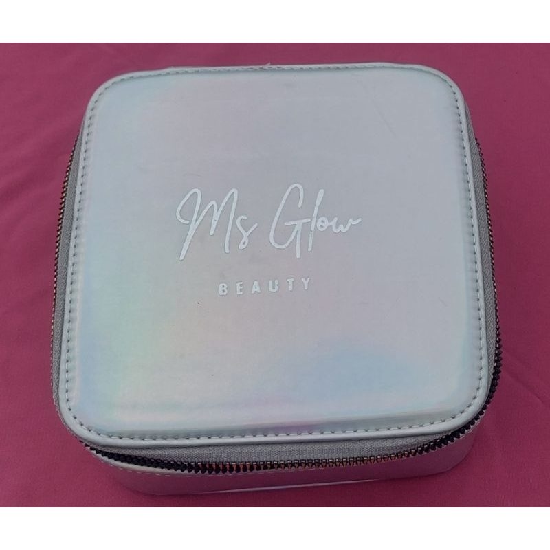 Kotak make up MS Glow hologram