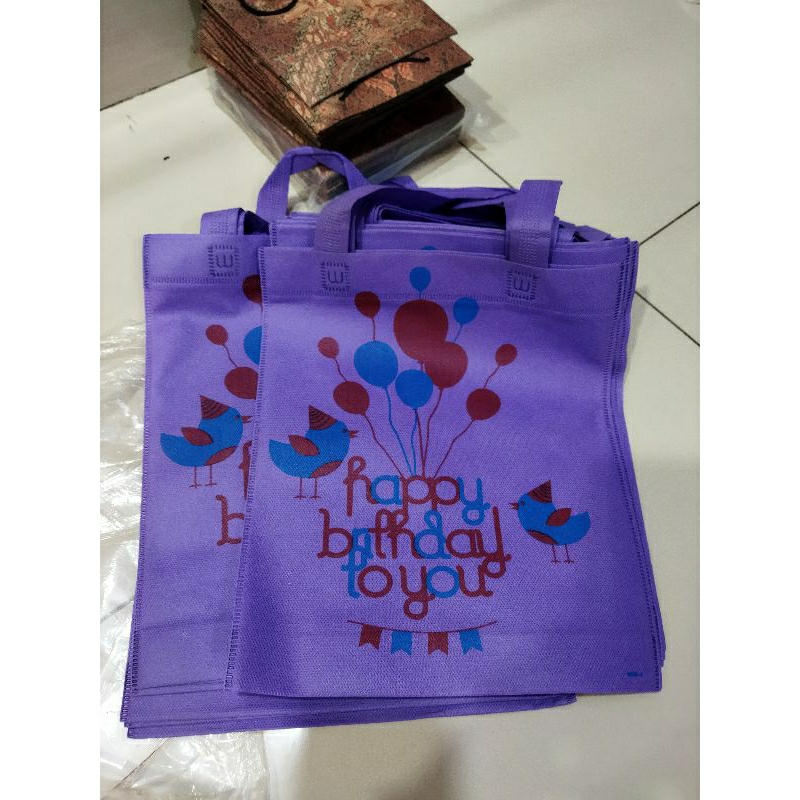 

Tas spunbond uk 25x30 SALE goodie bag/tas belanja/ulang tahun