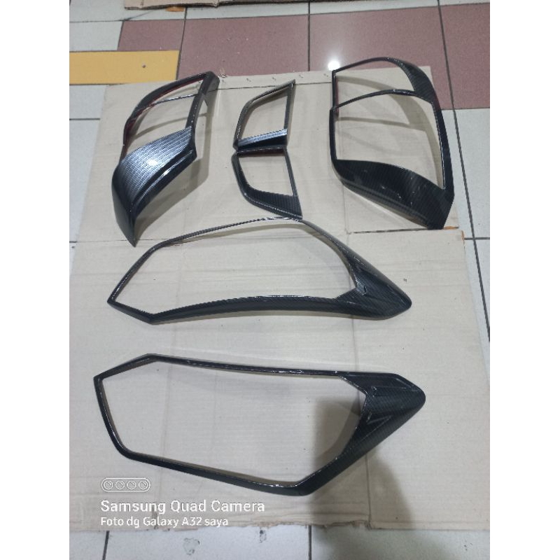 Garnish lampu mobil New Agya Ayla 2017 up carbon