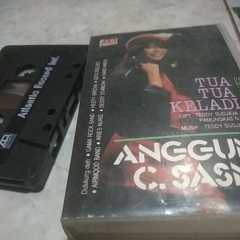 Kaset pita Anggun C. Sasmi