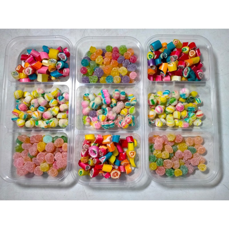 

Permen Viral 3 Sekat / Candy Tray / Permen viral permen buah / Sticky Los / Pillow Candy / Ball / Bal / Fruit Candy / Permen Viral Toples 3 Sekat / Permen viral Paket Candy 3 Sekat