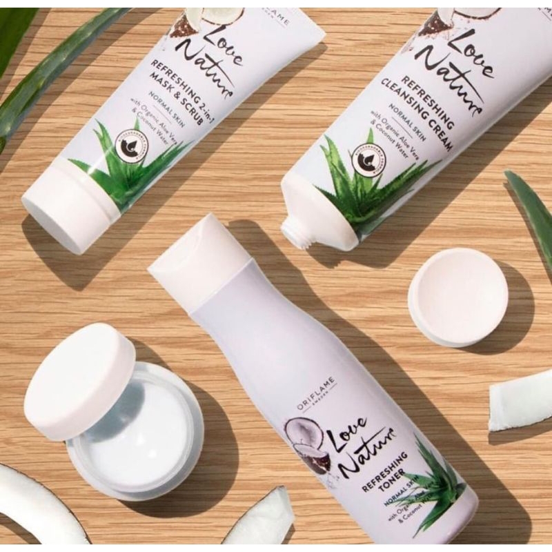 Love Nature With Organic Aloe Vera &amp; Coconut Water Untuk kulit normal