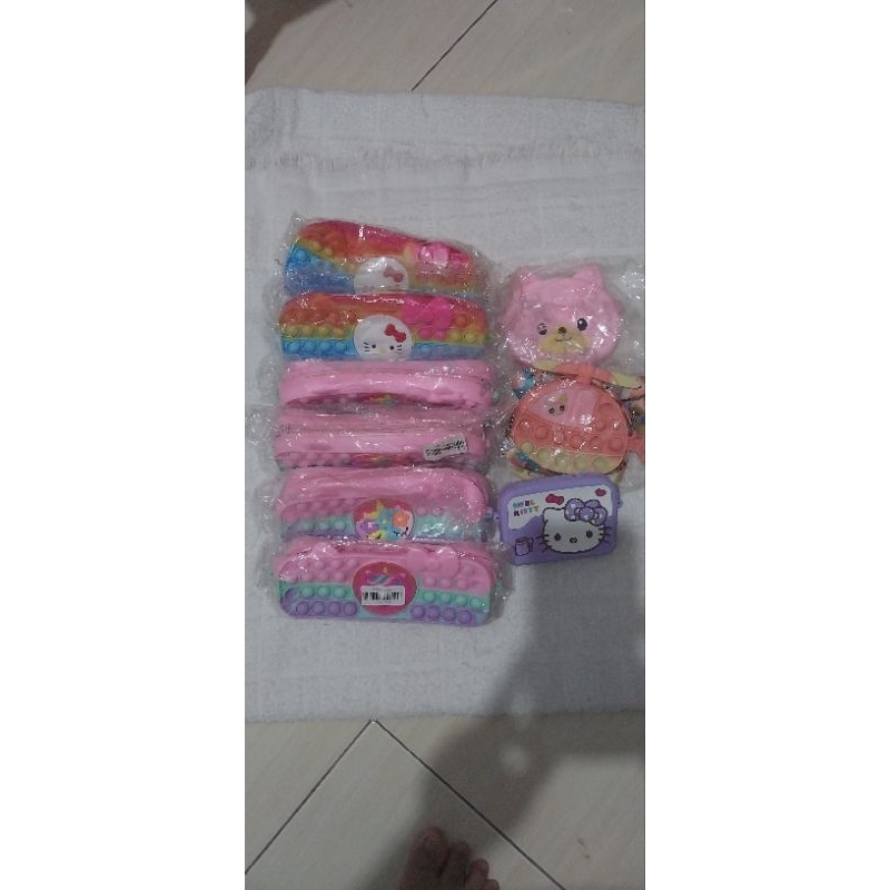 

random kotak pensil anak