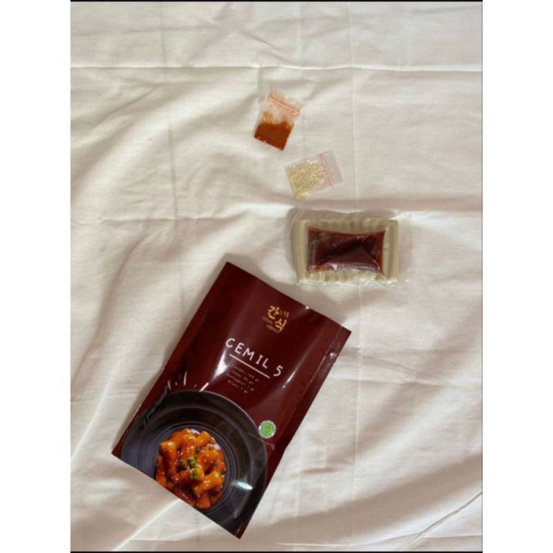 

Paket Cemil 5 Toppokki Dengan Saus Pedas Korea