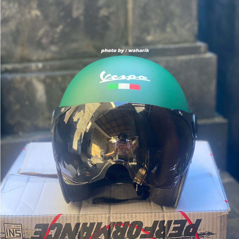 helm vespa retro hijau army dop + visor italy