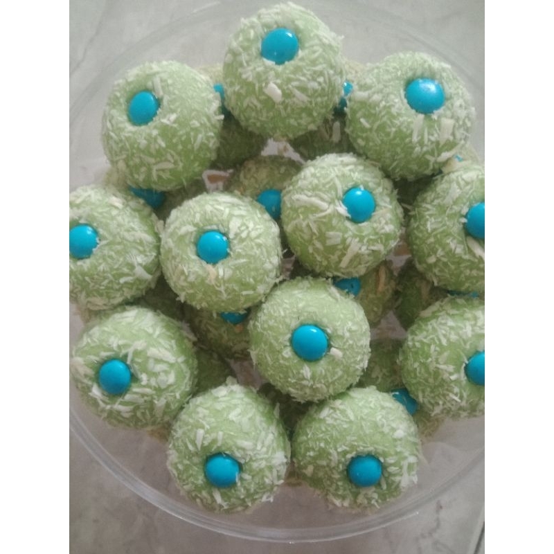 

kue kering klepon keju