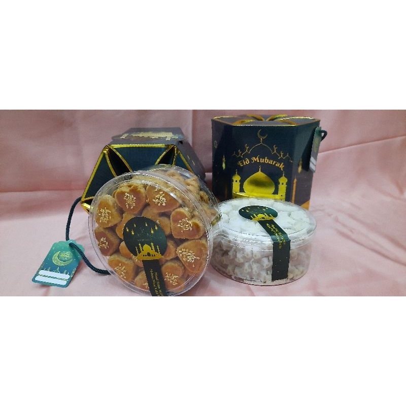 

Hampers Lebaran isi 2 toples cookies 500gr - Peanut Cookies + Putri Salju