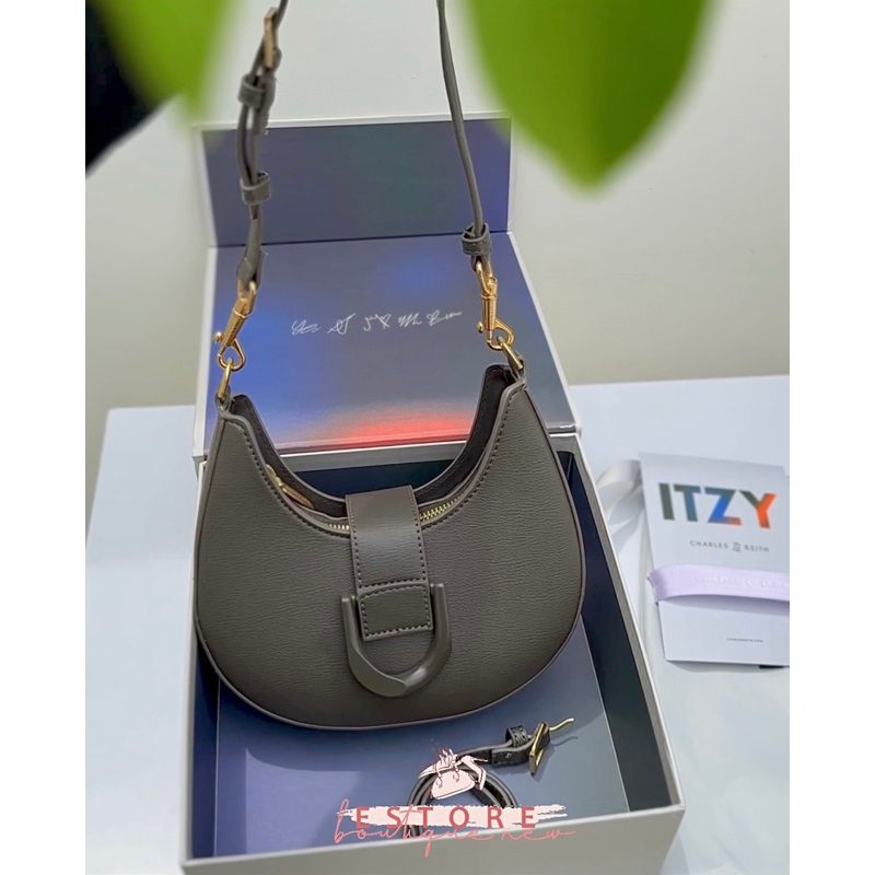 Tas Wanita Itzy Bag Best Quality (Incl Dustbag Satin &amp; Gelang)