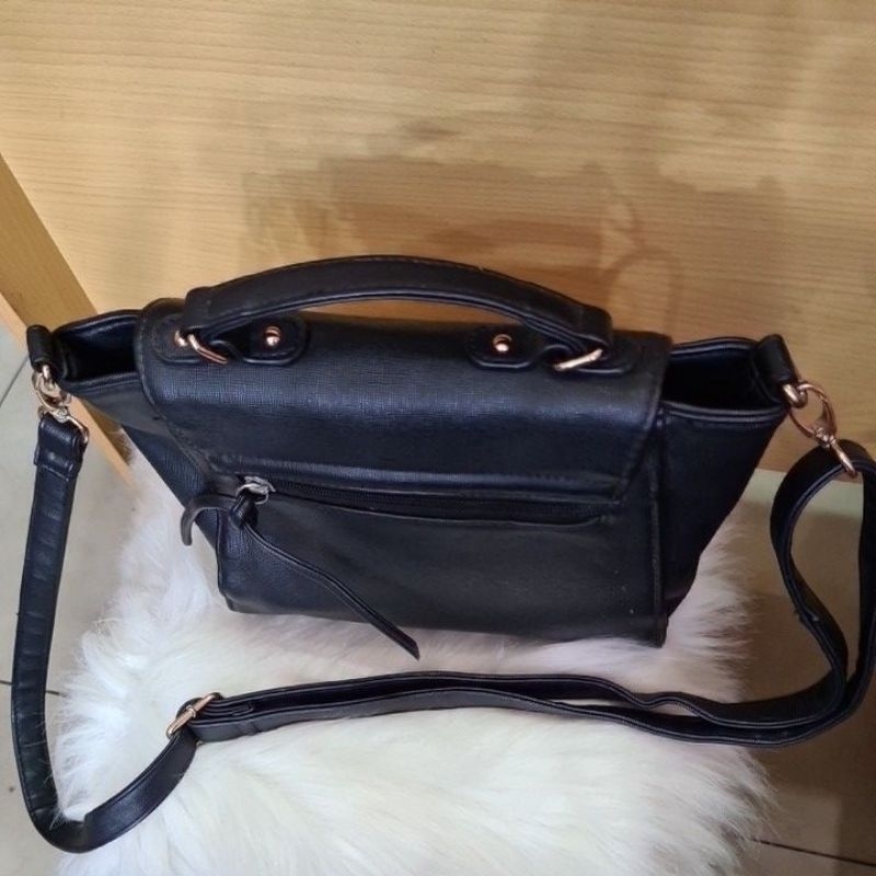 TAS BLACK INTERNATIONAL QUALITY PRELOVED