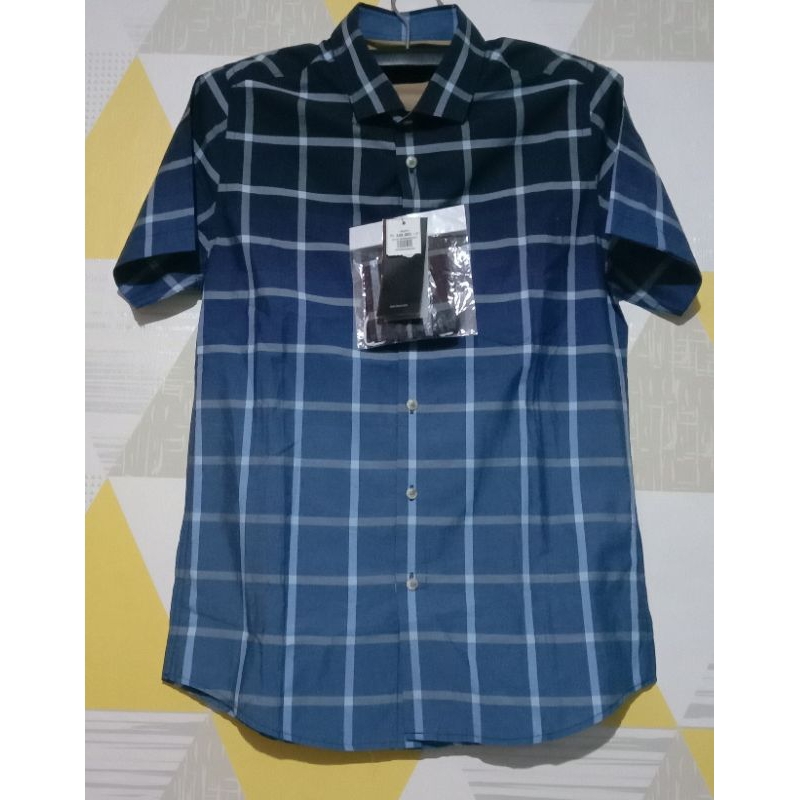 Kemeja Pendek Pria MOC original size XS,S