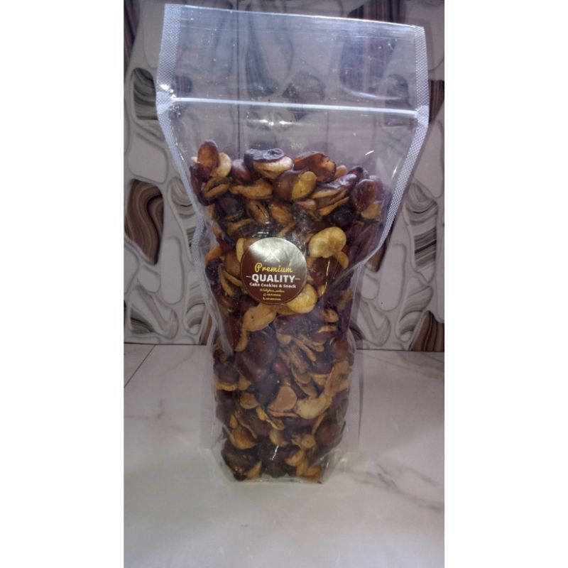 

kacang koro kulit asin