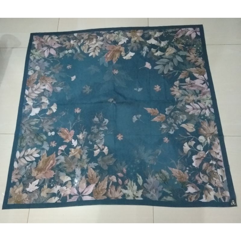 Preloved Feuille Arsscarf by Annisa Hapsari