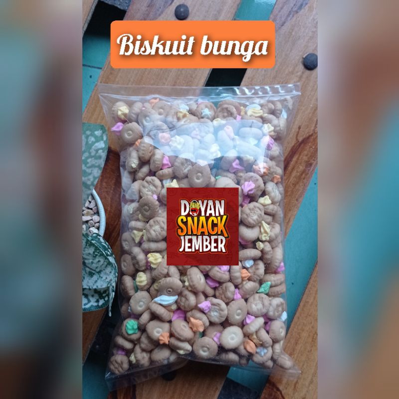 

BUNGA BISKUIT - GEM ROSE - JAJAN - SNACK - NYAMIL - DOYAN SNACK JEMBER - MAKANAN RINGAN - CAMILAN - SNACK JADUL