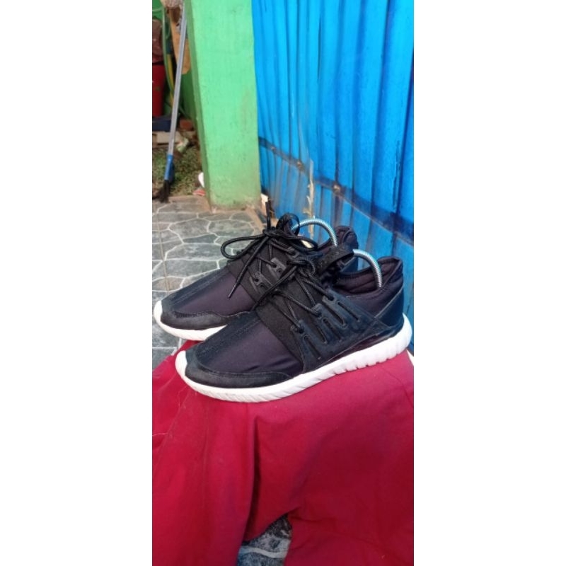 ADIDAS TUBULAR SIZE 42